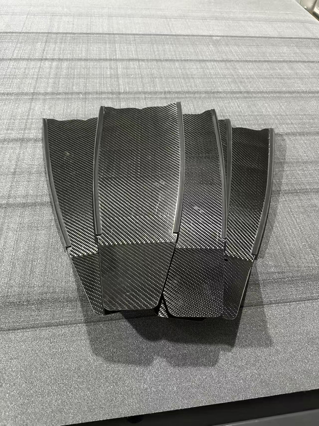 【高機動モデル】Leaderfins搭載 カーボンショートフィン 軽量・コンパクトで機動力抜群